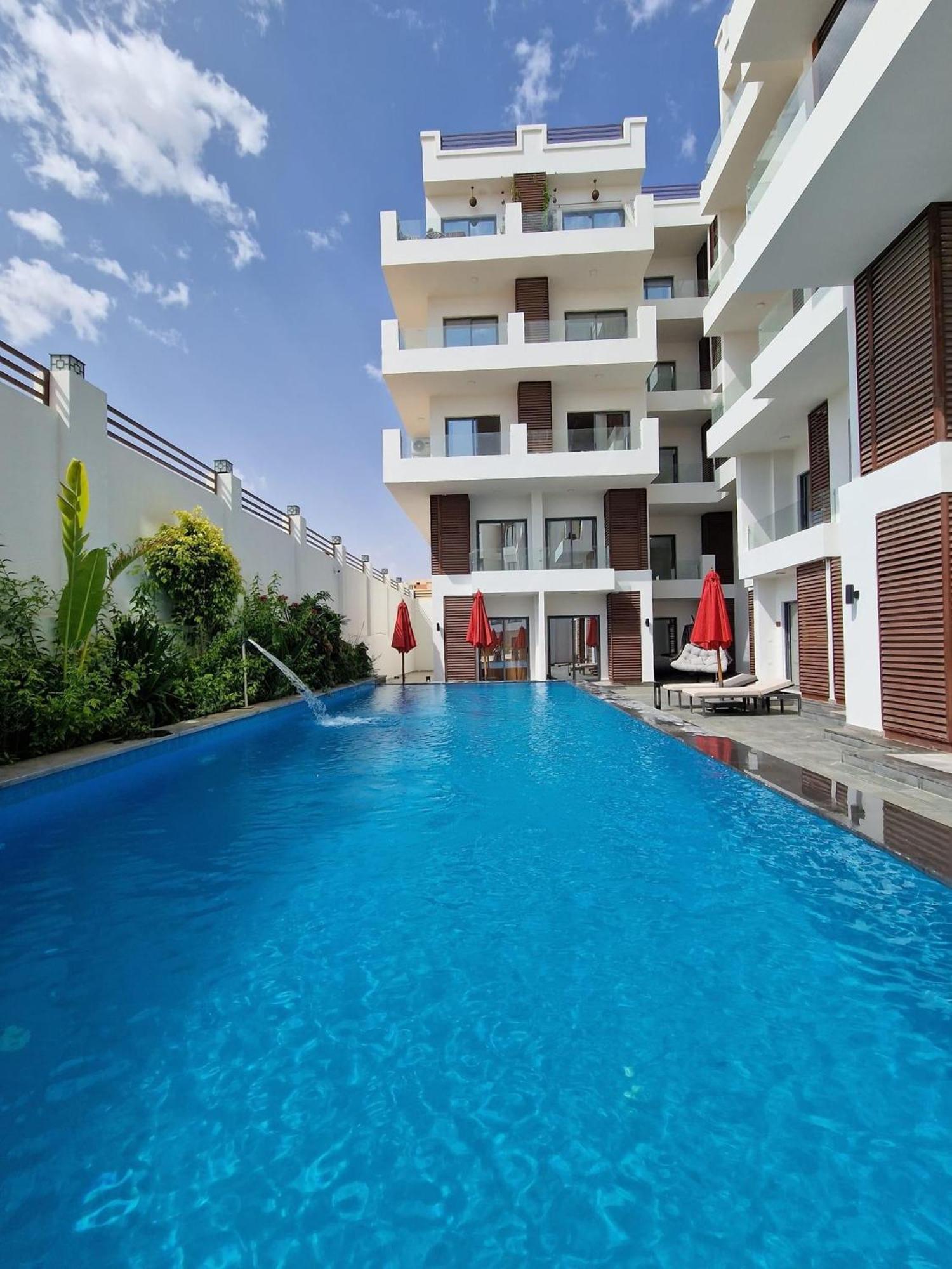 Sanctuary Sunlit Hurghada Haven With 4 Pools, Rooftop Sunsets & Gourmet Bites Steps Away Exterior foto